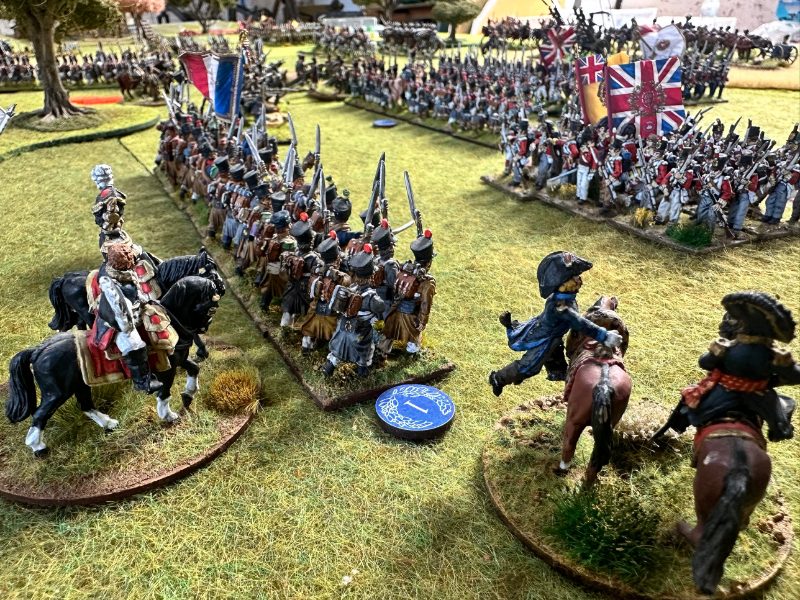 French generals behind their column, the British line and its colours beyond — 28 mm figures